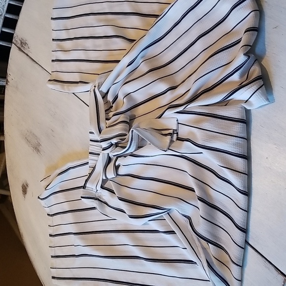 ***- LIKE AN ANGEL Split Side Wide Leg White & Black Stripes Pants - Picture 5 of 6